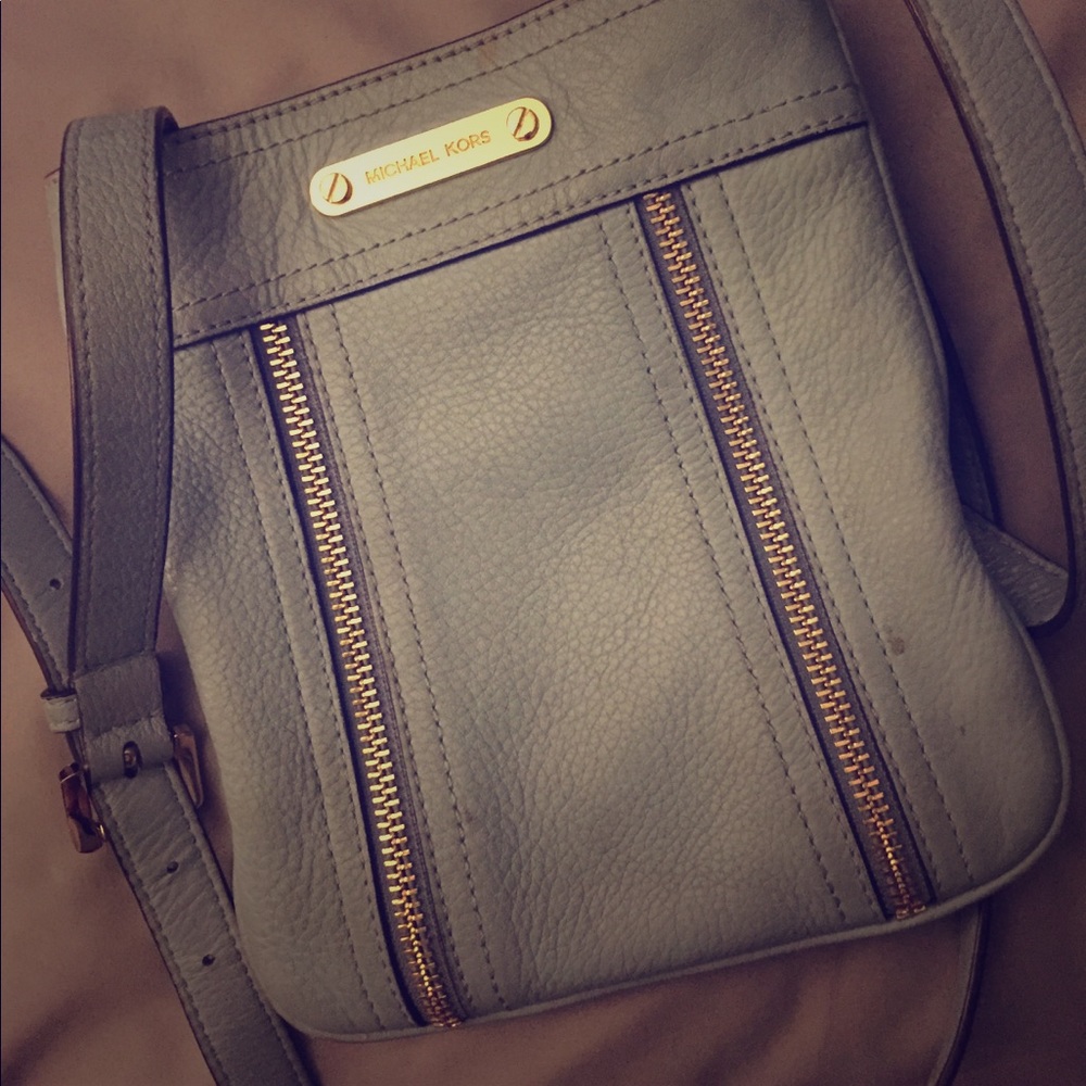 FINAL SALE: Michael Kors crossbody!